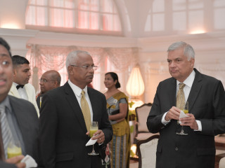 ރައީސް ސޯލިހު ލަންކާ އަށް ކުރެއްވި ދަތުރުފުޅުގައި ބޮޑު ވަޒީރު ރަނިލް އާއި އެކު