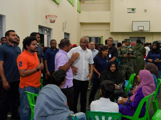 އަލިފާނުގެ ހާދިސާގައި ހާލުގައި ޖެހުނު އާއިލާތަކާ ރައީސުލްޖުމްހޫރިއްޔާ ބައްދަލުކުރައްވަނީ