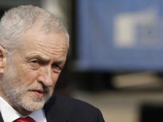 މައި އިދިކޮޅު ސިޔާސީ ޕާޓީ ކަމަށްވާ ލޭބަރ ޕާޓީގެ ލީޑަރު ޖެރެމީ ކޯބިން