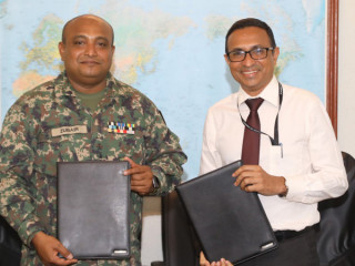 އެއްބަސްވުމުގައި ސޮއި ކުރުމަށް ބޭއްވުނު ބައްދަލުވުމުގެ ތެރެއިން