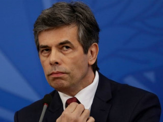 މަޤާމާ ޙަވާލުވެވަޑައިގެންތާ ދުވަސްކޮޅެއް ނުވަނީސް ބްރެޒިލްގެ ހެލްތް މިނިސްޓަރ އިސްތިއުފާ ދެއްވައިފި