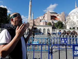 ހާޔާ ސޮފީއާއަކީ 1453 ވަނަ އަހަރުން ފެށިގެން މިސްކިތެއް