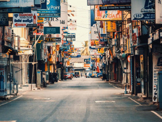 ލަންކާގެ މަގެއްގެ މަތި: އެކި ސަރަހައްދުތަކުގައި ދަނީ ކާފިޔު ހިންގަމުން