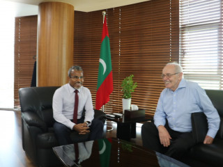 ރިޓަޔަރޑް ޖަސްޓިސް ޔޮހާން ކްރީގްލަރ ބަންޑާރަ ނައިބާއެކު