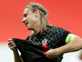 ކޮވިޑް-19 ޖެހިފައި ހުއްޓައި ވީޑާ މެޗެއް ކުޅެފި