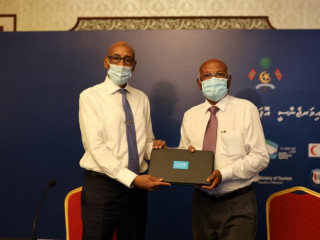 ޔުނިސެފުން ހޯމަ ދުވަހު ރާއްޖެއަށް ހަދިޔާކުރި ތަކެތި ހަދިޔާކުރަނީ