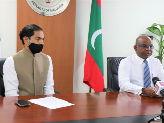 ފޮރިން މިނިސްޓަރު އަބްދުﷲ ޝާހިދު އަދި އިންޑިއާ އިން ރާއްޖެއަށް ކަނޑައަޅާފައިވާ ސަފީރު ސަންޖޭ ސުދީރު