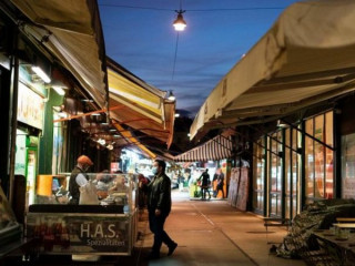 ހުކުރު ދުވަހު އޮސްޓްރިއާއިން ރެކޯޑް އަދަދަކަށް ކޭސްތައް ރިޕޯޓްކޮށްފައިވޭ