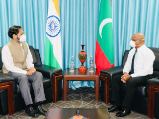 ފޮރިން މިނިސްޓަރު ޝާހިދު އާ އިންޑިއާ ސަފީރު ސަންޖޭ ސުދީރް