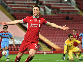 ލިވަޕޫލާއި ވެސްޓް ހޭމް ބައްދަލުކުރި މެޗުގެ ތެރެއިން: މި މެޗުން ލިވަޕޫލް މޮޅުވީ 2-1 ން