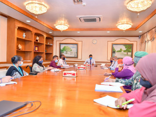Vice President Faisal Naseem met with relevant stakeholders from both the health and education sectors on Sunday