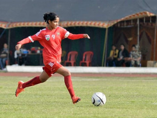 2015 ވަނަ އަހަރު ނޭޕާލުގައި ބޭއްވި ޖޫނިއާ މުބާރާތުގައި ކެޕްޓަން ބޭންޑް އެޅި ފާތިމަތު ތާނީ ލަތީފް