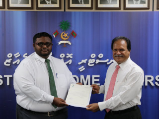 Abdul Rahman Salah (left)