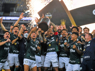 ކޮޕާ ލިބެޓެޑޯރެސްގެ ތަށި ޕަލްމެއިރަސްއިން އުފުލާލަނީ