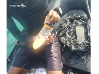 ފަރަށް އެރި ދޯނިން ގެއްލުނު މީހާ ހޯދުމަށް ކުރިޔަށްގެންދާ އޮޕަރޭޝަނުގަ، އެޞަރަޙައްދުން ބައެއް ތަކެތި ހޯދައިފި