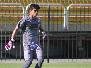 ބްރެޒިލުގެ ދަށް ޑިވިޝަންތަކުގައި ކުޅެފައިވާ ގޯލްކީޕަރު އަންދްރެއާ ރެގްލީ