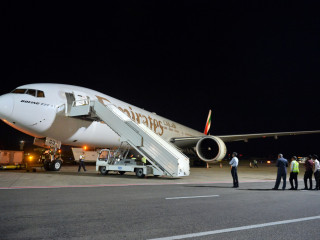 އެމިރޭޓްސް ފްލައިޓެއް ވެލަނާ އިންޓަނޭޝަނަލް އެއަރޕޯޓުގައި