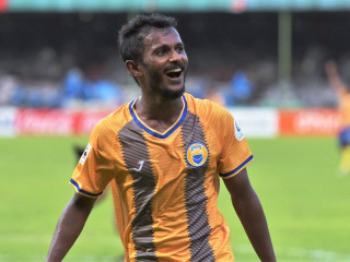 ކުލަބު ވެލެންސިއާގެ އިތުބާރު ފޯވާޑް އަލީ ފާސިރު (ސެންޓޭ)