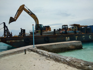 ދަރަނބޫދޫ ބަނދަރު ހެދުމަށް ބޭނުންވާ ތަކެތި ގެންދަނީ