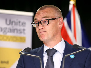 ލޮކްޑައުން އާ ޚިލާފްވުމުން ނިއުޒީލެންޑުގެ ހެލްތް މިނިސްޓަރުގެ މަގާމު ދަށްކޮށްފި