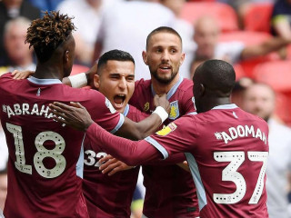 ހަތަރު މަހުގެ މުސާރަ ކުޑަކުރަން އެސްޓަން ވިލާގެ ކުޅުންތެރިން އެއްބަސްވެއްޖެ