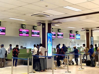 ބަންގްލަދޭޝް ރައްޔިތުން އަނބުރާ ގައުމަށް ދާން ފްލައިޓަށް އަރަނީ