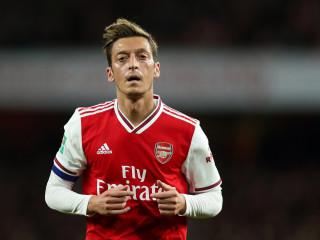 އާސެނަލްގެ މިޑްފިލްޑަރު މެސެޓް އޮޒިލް: އަންނަ ސީޒަނުގައި އޭނާ އާސެނަލްގައި މަޑުކުރާނެ