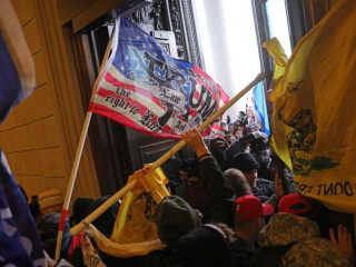 ބުދަ ދުވަހު ކެޕިޓޮލްގައި ހުންނަ ގާނޫނުހަދާ މަޖިލީހުގެ ތެރެއަށް ޓްރަމްޕުގެ ސަޕޯޓަރުން ވަންނަނީ