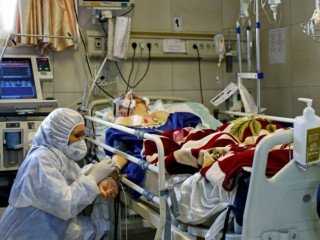 ސައުދީ ޢަރަބިއްޔާގައި ކޮވިޑް-19 ބަލި މީހަކަށް ފަރުވާ ދެނީ