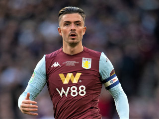 އެސްޓަން ވިލާއަށް ކުޅެމުން އަންނަ އިންގްލެންޑުގެ މިޑްފީލްޑަރު ޖެކް ގްރީލިޝް