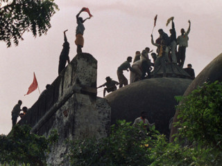 އިންޑިއާގެ އަޔޯދިޔާގައި ހުންނަ ބާބްރީ މިސްކިތް