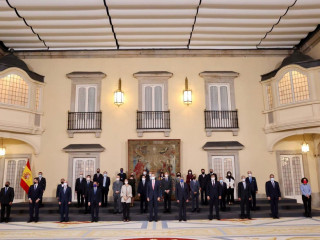 ޔޫ.އެން.ޑަބުލިއު.ޓީ.އޯ ގައި ބައިވެރިވި ވަފުދުތަކުގެ ވެރިންނާއި ސްޕެއިންގެ ރަސްގެފާނު ބައްދަލުކުރެއްވުން