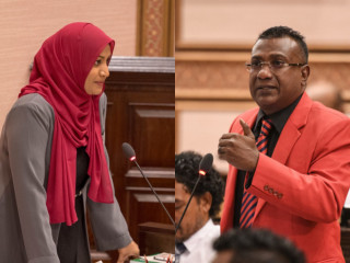 ކާށިދޫ ދާއިރާގެ މެމްބަރު އަބްދުﷲ ޖާބިރު، އަދި ޓްރާންސްޕޯޓު މިނިސްޓަރ އައިޝަތު ނަހުލާ، މަޖިލީހުގެ ޖަލްސާއެއްގައި