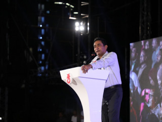 ކުރީގެ ރައީސް އަބްދުﷲ ޔާމީން ޕީޕީއެމް/ޕީއެންސީ ގުޅިގެން \'\'ހިބަރުވަދު\'\'ގެ ނަމުގައި ކާނިވާ ސަރަހައްދުގައި ހުކުރު ދުވަހުގެރޭ ބޭއްވި ޖަލްސާގައި ވާހަކަފުޅުދައްކަވަނީ