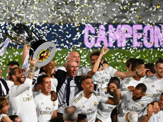 ސްޕެނިޝް ލީގު ތަށްޓާއެކު ރެއާލްގެ ކުޅުންތެރިން އުފާފާޅު ކުރަނީ: މިއީ ރެއާލުން ސްޕެނިޝް ލީގު ކާމިޔާބުކުރި 34 ވަނަ ފަހަރު