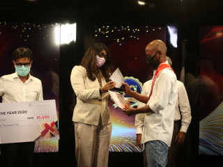 ރާއްޖެޓީވީގެ ސްޓާފް އޮފް ދަ އިޔަރގެ މަގާމަށް ހޮވުނު މުހައްމަދު އަނިލަށް މިނިސްޓަރ މާރިޔާ އިނާމް ހަވާލު ކުރައްވަނިކޮށް