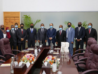 ފޮރިން ސެކްރެޓަރީ ހަރްޝް ޝްރިންގްލާ، މިނިސްޓަރުންނާއިއެކު ބޭއްވެވި ބައްދަލުކުރެއްވުމުގެ ތެރެއިން