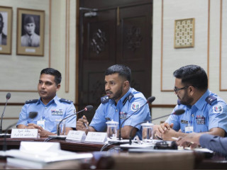 އެސިސްޓެންޓް ކޮމިޝަނާރ މުހައްމަދު ރިޔާޒް ރައްޔިތުންގެ މަޖިލީހުގެ ކޮމެޓީގައި