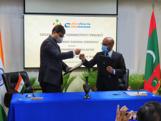 އިންޑިއާގެ އެކްޒިމް ބޭންކާއި ދިވެހި ސަރުކާރާ ދެމެދު ލޯނުގެ އެއްވަސްވުމުގައި ސޮއިކުރުމުގެ ރަސްމިއްޔާތުގެ ތެރެއިން