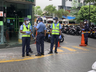 ބޮނޑިބަތް ޕާކު ޞަރަޙައްދު ލޮކްޑައުން ކޮށް ފުލުހުން ޙަރަކާތްތެރިވަނީ