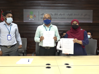 ޕްލޭނިން މިނިސްޓްރީގައި ކުރިއަށްދިޔަ ސޮއިކުރުމުގެ ޙަފްލާގެ ތެރެއިން