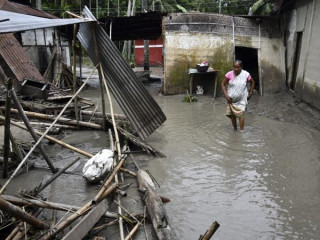 އެހީފޯރުކޮށްދިނުމުގެ މަސައްކަތް މެދުކެނޑުމެއްނެތިދަނީ ކުރަމުން ކަމަށް އިންޑިއާގެ ސަރަހައްދީ ސަރުކާރުތަކުން ބުނޭ