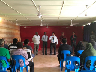 މިނިސްޓަރު މާފަރު ރައްޔިތުންނާއި ބައްދަލުކުރައްވަނީ