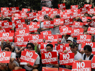 ޝަރީއަތަށް ޗައިނާއަށް ފޮނުވާލަން ހުށައެޅުމުން ހޮންގކޮންގގައި މުޒާހަރާކޮށްފި