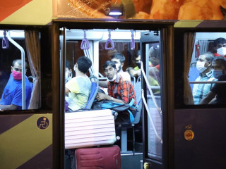 ފުރަބަންދުގެ ހާލަތުގައި ރާއްޖެއިން ދާން ބޭނުން ވެގެން ފުރުވާލި ބިދޭސީންތަކެއް ބަހެއްގައި މަޑުކޮށްލައިގެން