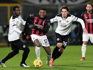 ސްޕެޒިއާ އާއި މިލާން ބައްދަލުކުރި މެޗުގެ ތެރެއިން: މި މެޗުން ސްޕެޒިއާ މޮޅުވީ 2-0 ން