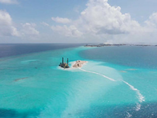 ގުޅީފަޅުގައި ބައިނަލްއަގްވާމީ ބަނދަރެއް ހެދުމާއި ގުޅޭގޮތުން އާއްމުންގެ ހިޔާލު ހޯދަނީ