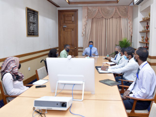 ނައިބު ރައީސް ފައިސަލް ނަސީމް އައްޑޫ ފްލައިން ސްކޫލާ ގުޅޭގޮތުން މަޝްވަރާކުރައްވަނީ