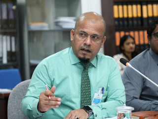 އިލެކްޝަންސް ކޮމިޝަނުގެ ރައީސް އަހުމަދު ޝަރީފް