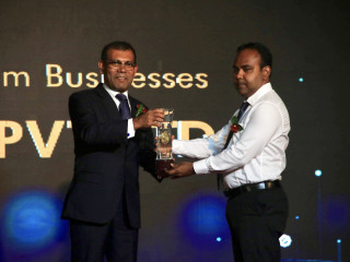 ރަންލާރި އެވޯޑް ހަވާލުކޮށްދެއްވަނީ